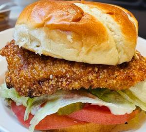 Crispy chicken burger
