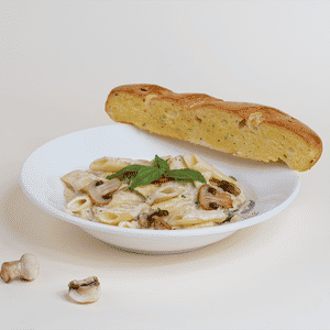 Penne Pasta in Cheesy White Sauce