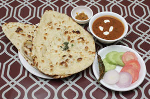 Dal Makhani + 2 Butter Lachha Paratha With Butter