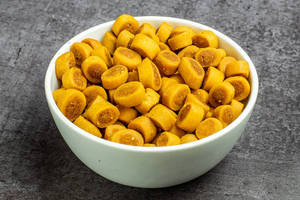 Bhakarwadi [200 Grams]