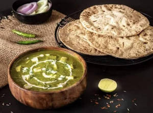 Palak Paneer With 4 Butter Roti