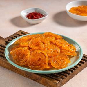 Freshly made Kesar Jelebi