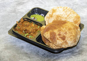 3 Poori With Mutton Masala