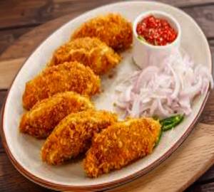 Chicken Kurke Momos (8Pieces)