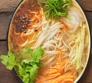 Veg Thukpa soup
