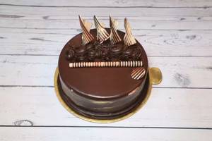 Eggless Chocolate Truffle Cake [ 500 G]