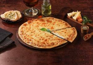 Capsicum cheese pizza