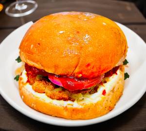 Paneer Aloo Tikki Burger