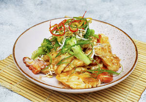 Kung Thai Garlic Chef Special Dry-fish