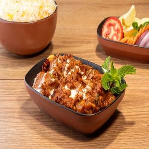 Dum Ka Chicken (Semi Gravy)
