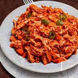 Shredded Chicken In Roasted Bell Pepper Sauce