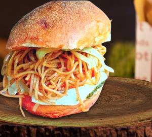 Aalu tiki and chao mein