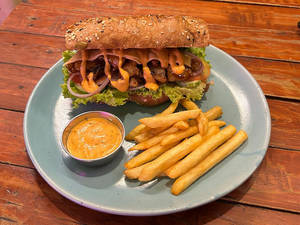 Smoked Pulled Pork Sub With Nachos