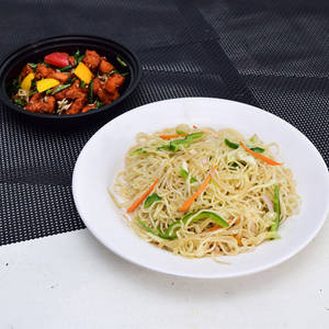 Paneer Schezwan Noodles Box