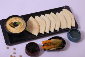 Hummus & Pita Bread