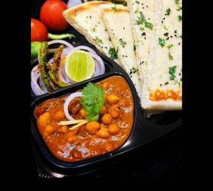 Mk special chole kulcha [2 pieces]