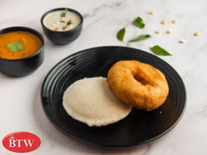 Idli (1Pcs)+Vada (1Pcs)+Sambhar