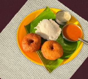 2 pc vada and idli [1 piece]