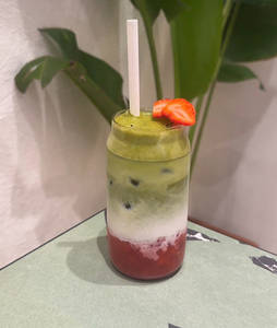 Strawberry Matcha Latte [tmb]