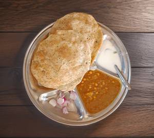 Chole bhature( 2Bhature)