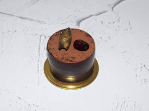 Eggless Blackforest Pastry