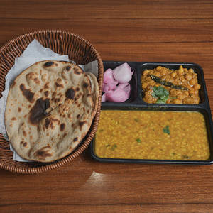 Nanak Tera Tera Thali