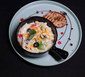 Pasta alfredo white sauce