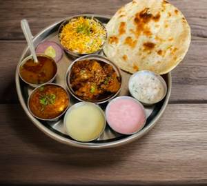 Special chicken thali