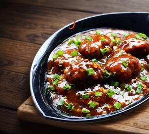 Veg manchurian semi gravy