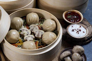 Spicy Mushroom Momos (5 Pcs)
