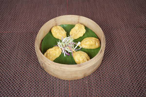 Prawn Rangoon Momo (8 Pc)