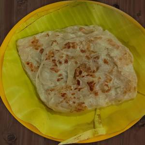 2 no South Indian paratha with chicken salna