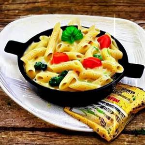 Veg Mix Creamy Pasta