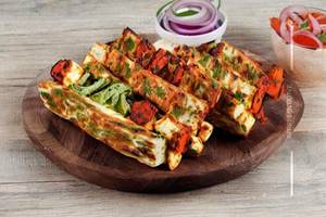 Tandoori Paneer Tikka Sandwich