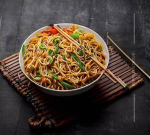 Hakka Noodles Chicken