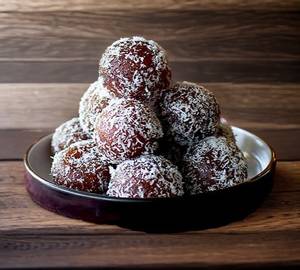 Black coconut gulab jamun [5 Pcs]