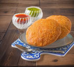 Pyaz Kachori(2pcs)