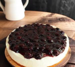 Black cherry baked cheesecake 