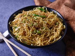 Veg Schezwan Noodles