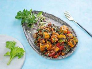 Hot Chilli Basil Paneer