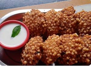 Sabudana Big Vada 5 Pcs With Dahi.