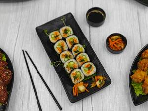 Kimchi Kimbap (10 Pcs)