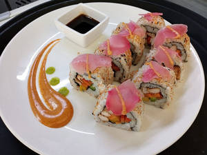 Veg Uramaki Sushi (8 Pcs)