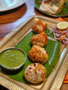 Butter Chicken Kulcha Bomb
