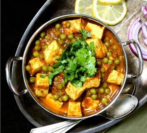 Matar paneer
