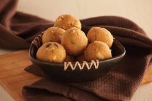 Besan Ladoo(2 Pcs)