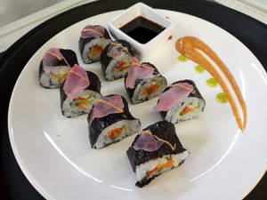 Prawn Maki Shushi (8 Pcs)