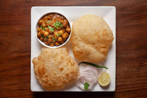Chana Bhatura (2 Pcs )