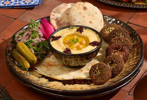 Hummus Falafel Platter
