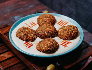 Hummus Falafel